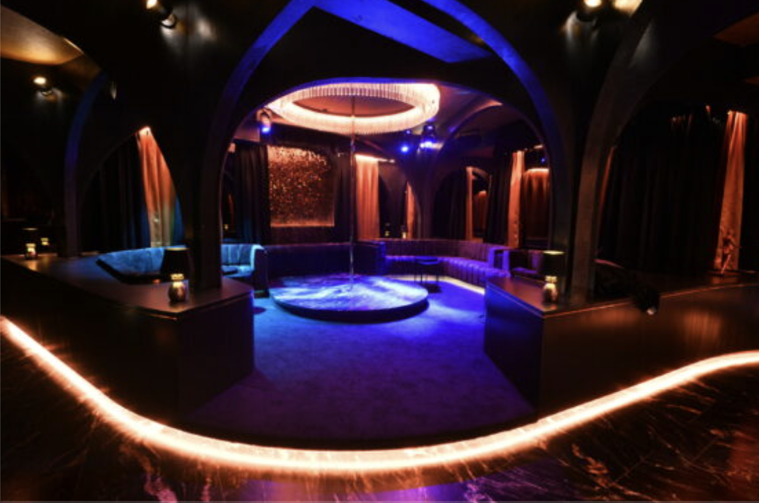 BAROQ Wien – Bühne und Lounge
